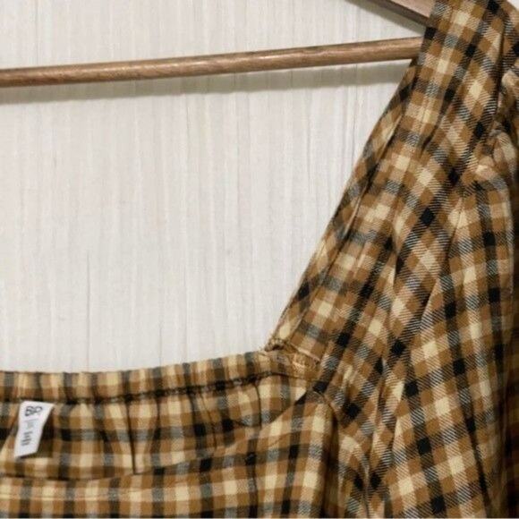 BP Dreamy · Junior 3X · Smocked Long Sleeve Crop · Plaid Tan-Black · Square Neck - Picture 6 of 14